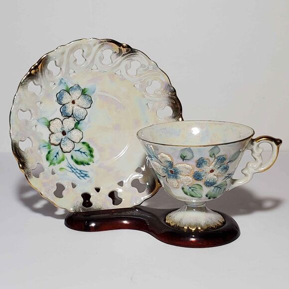 EFCCO Teacup and Saucer Blue White Textured Flowers Reticulated Opalescent - Picture 1 of 10